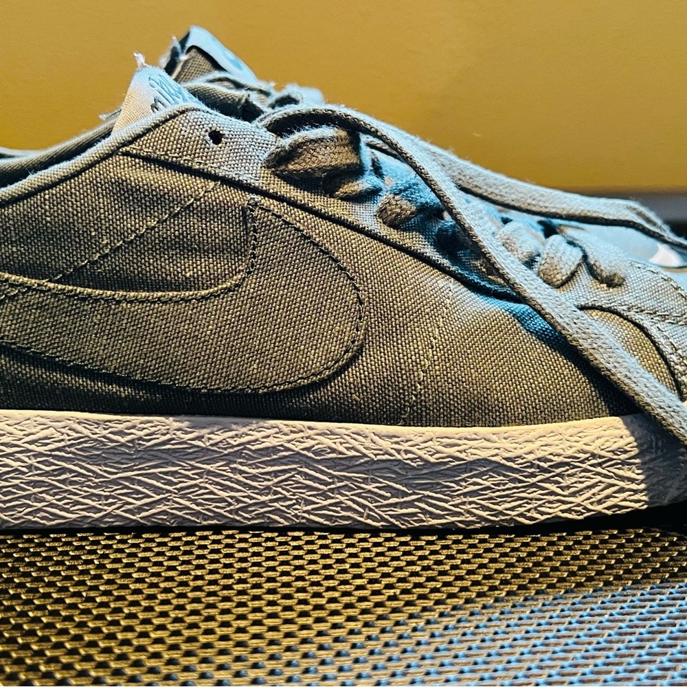 Nike Men's Grey Casual Shoes